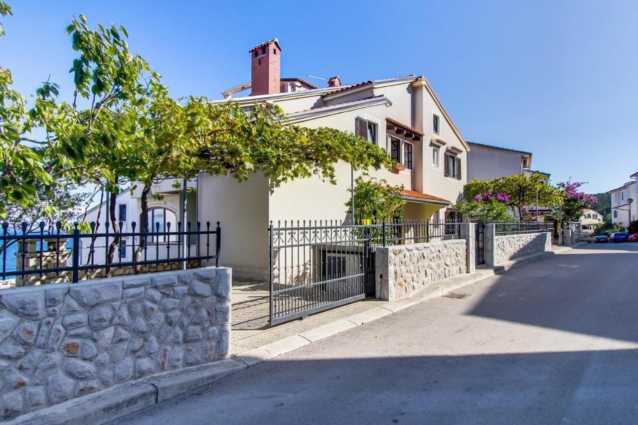 Apartments With A Parking Space Mali Lošinj Exterior foto