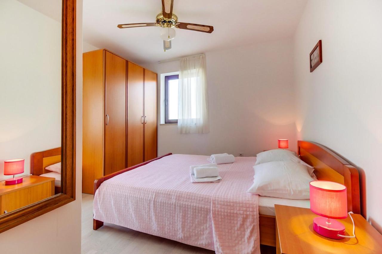 Apartments With A Parking Space Mali Lošinj Exterior foto