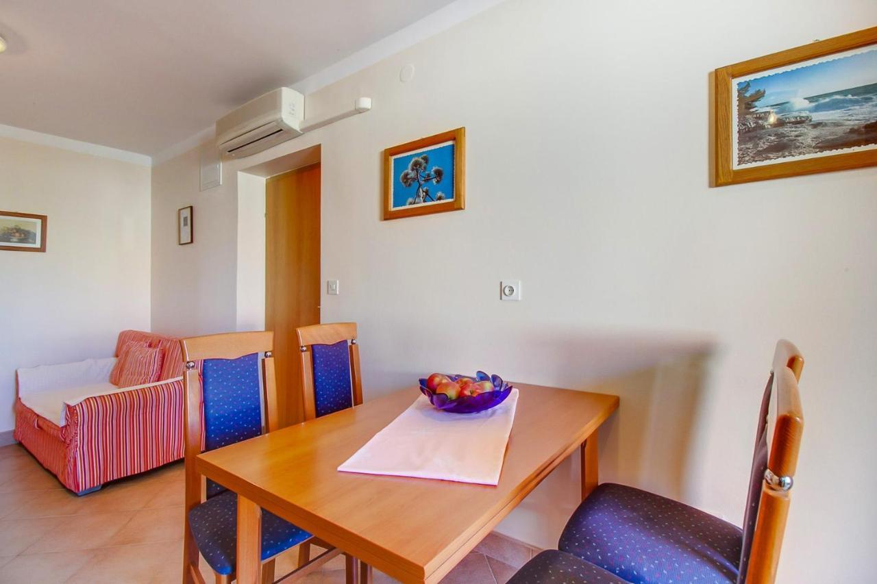 Apartments With A Parking Space Mali Lošinj Exterior foto