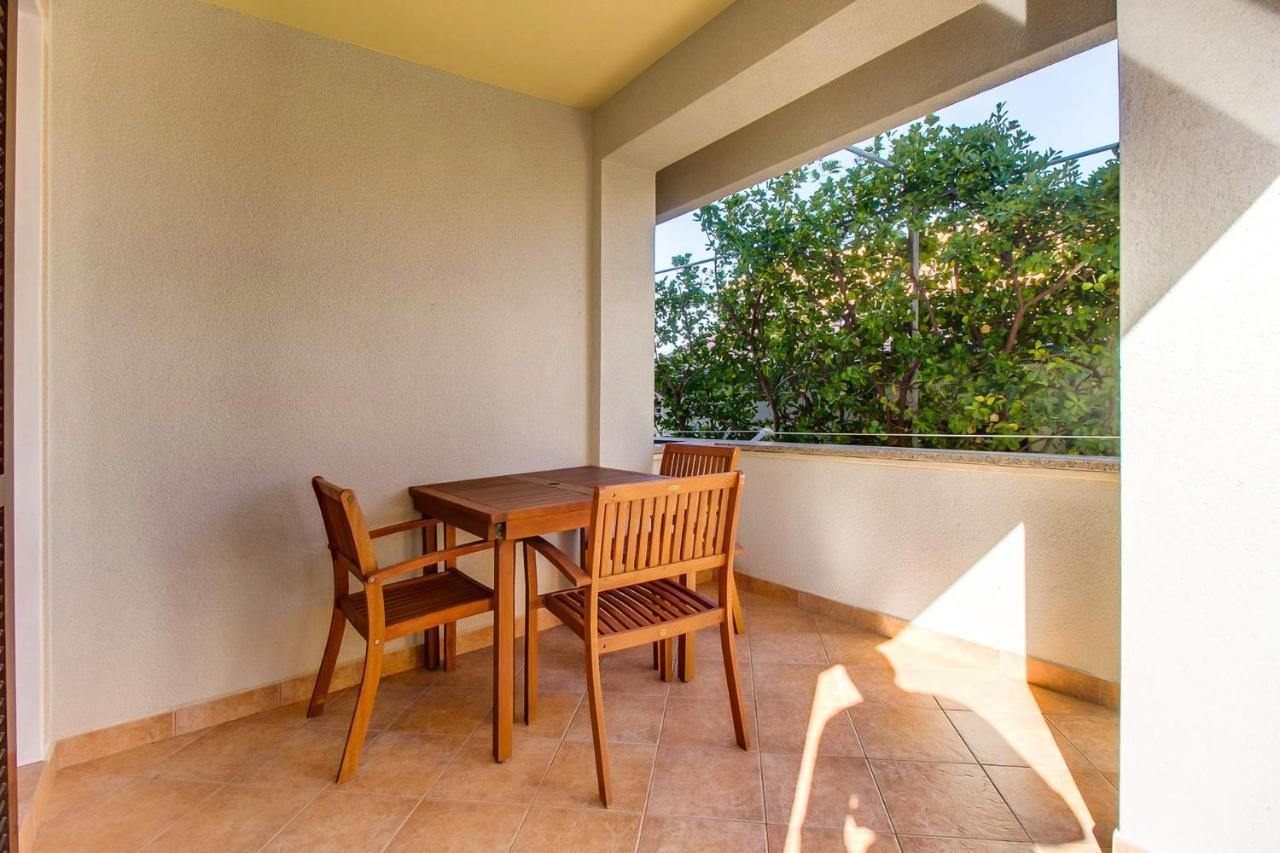 Apartments With A Parking Space Mali Lošinj Exterior foto